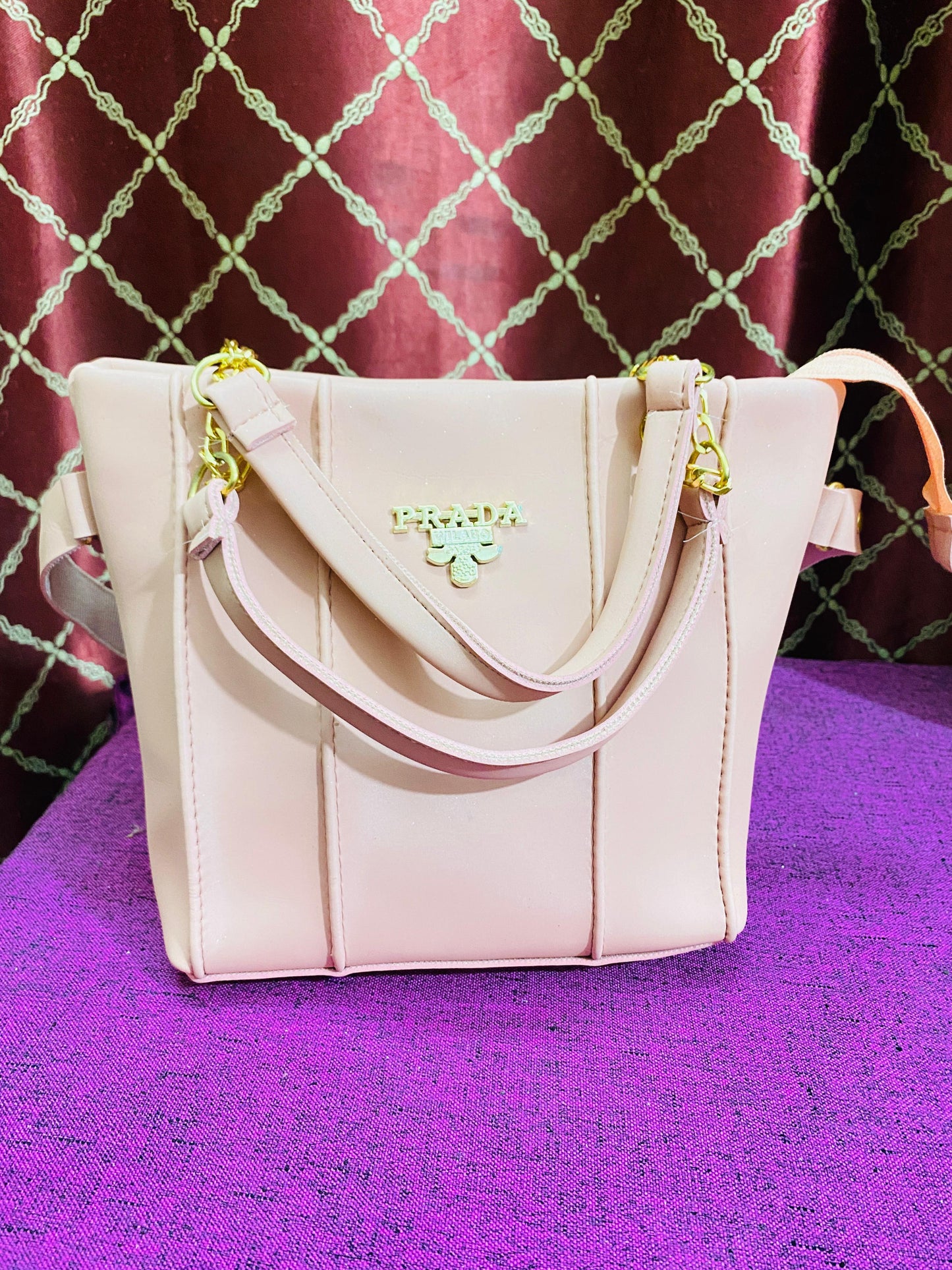 Trendy Crossbody Bag for Girls – Small & Lightweight Design, Stylish Leather Look for Daily Use"